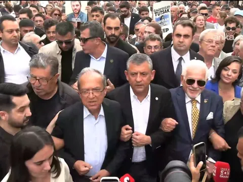 Gazeteciler 10 ilde sokakta: Yürüyüşe Özgür Özel de katıldı! - fotoğraf 1