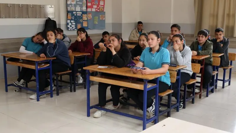 Uzmanlardan Akran Zorbalığı ve Bağımlılık Eğitimi
