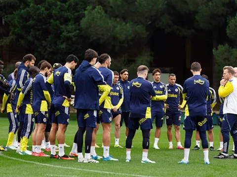 Fenerbahçe'de Dirk Kuyt kararını verdi! İlk 11'i geri dönüyor - fotoğraf 4