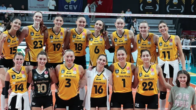 VakıfBank sahasında Beşiktaş'ı mağlup etti: Sultanlar Ligi'ne galibiyetle başladı