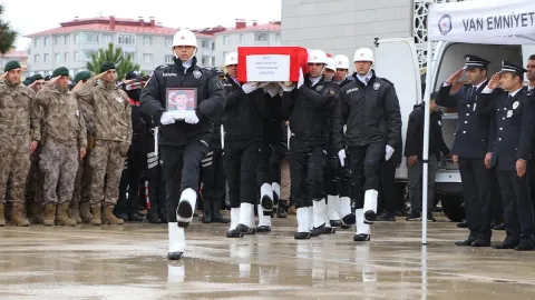 Van’daki kazada şehit olan polis memuru Tayfun Akalan, Ankara’ya uğurlandı