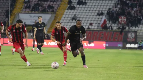 Vanspor üç puanı 3 golle aldı!