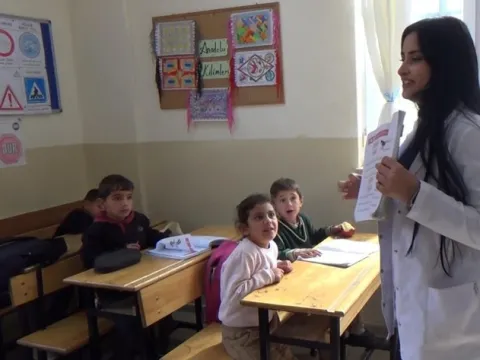 Erzurumlu ikiz öğretmenler aynı okulda buluştu: Kardeşim geldikten sonra şehre gitmek istemiyorum - fotoğraf 5