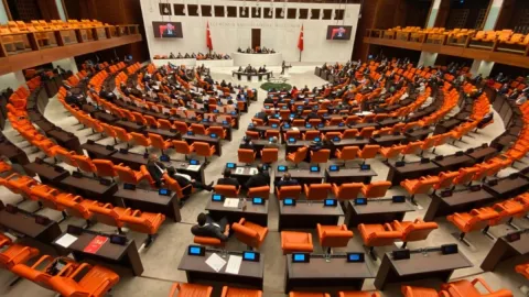 Vekilin sağlığına her saatte bir asgari ücret