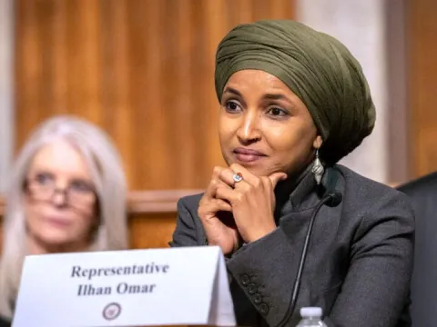 Trump, Omar'ı vatandaşlıktan atmak istiyor - fotoğraf 1