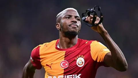 Victor Osimhen Fenerbahçe'nin kabusu oldu