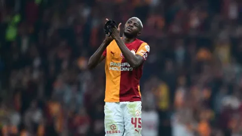 Victor Osimhen'in mutlu günü!