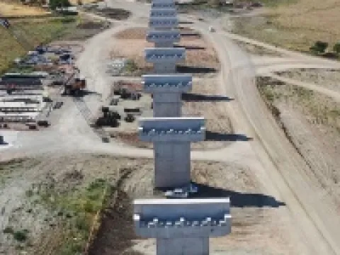 Dünyada yeni elektrik ihtiyacının karşılanmasında temiz enerjinin rolü artıyor - fotoğraf 3