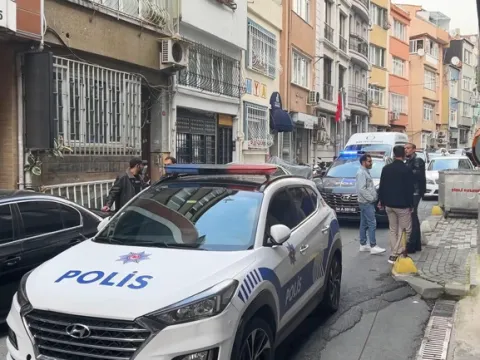 Balkondan yan binanın çatısına geçmişti: Tenteye basınca metrelerce yükseklikten düştü - fotoğraf 4