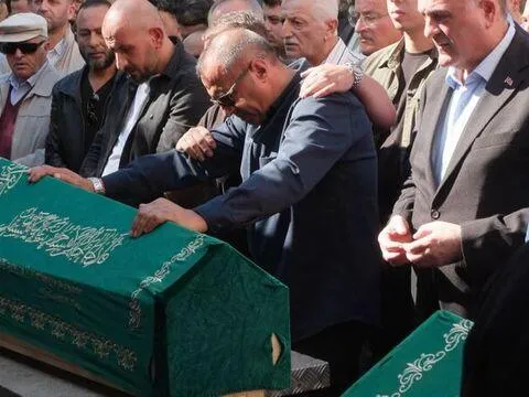 Gözyaşları sel oldu... Yan yana gömüldüler - fotoğraf 4