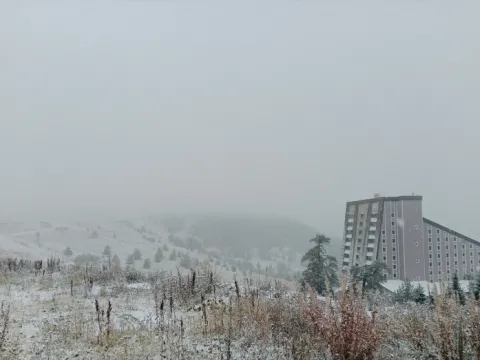 Bolu'nun yüksek kesimlerine kar yağdı - fotoğraf 1