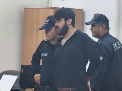 Mahallede korku dolu anlar: Önce annesini rehin aldı, sonra çatıya çıktı - fotoğraf 5
