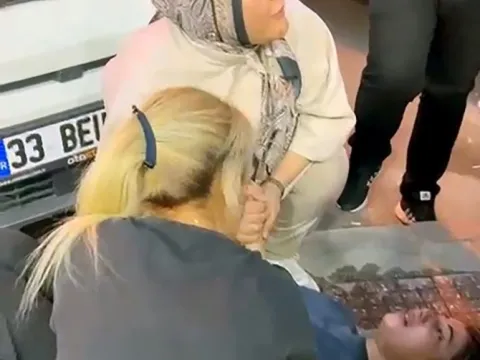 Eşini sokak ortasında bıçaklayıp "Sürekli başkalarıyla konuşuyordu" dedi - fotoğraf 3
