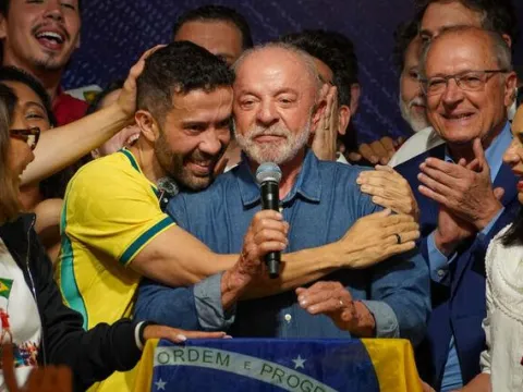 "Brezilya demokrasisini kurtardı" - fotoğraf 4