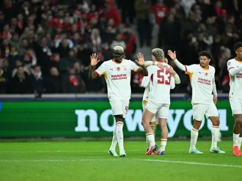 Galatasaray 25 yıl sonra kazandı - fotoğraf 1