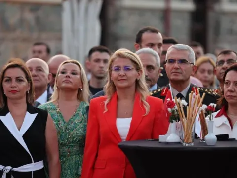 BAKIRKÖY BELEDİYESİ HANGİ PARTİ? Bakırköy Belediye Başkanı Ayşegül Ovalıoğlu Kimdir? Bakırköy Belediyesi'ne Operasyon: 68 Kişi Gözaltına Alındı - fotoğraf 1