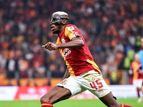 Victor Osimhen: Şampiyon olmak için derbileri kazanmak önemli - fotoğraf 1