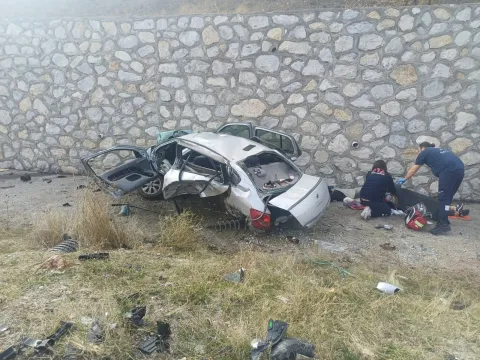 Çorum'da can pazarı! Feci kazada 4 kişi öldü, 2 kişi yaralandı - fotoğraf 3