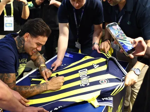 Ederson, imza gününde taraftarla buluştu! - fotoğraf 1