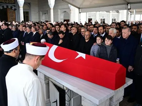 SON DAKİKA... Üsküdar Belediye Başkan Vekiline veda! Erdoğan cenaze törenine katıldı - fotoğraf 1