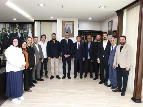 Cumhuriyet Bayramı haftasında: AKP'ye geçen belediye başkanının ilk işi Atatürk fotoğrafını kaldırmak oldu - fotoğraf 2