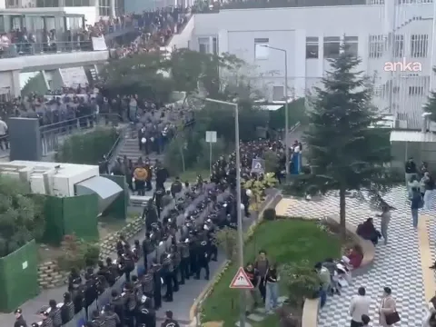 Öğrenciler yemek zammını protesto edince Boğaziçi'ne yüzlerce polis gönderildi - fotoğraf 3