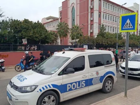 Ortaokulda yaşandı... Kız öğrenci bıçakladı! - fotoğraf 1