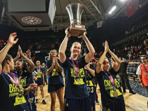 Fenerbahçe kupasını kaldırdı - fotoğraf 1