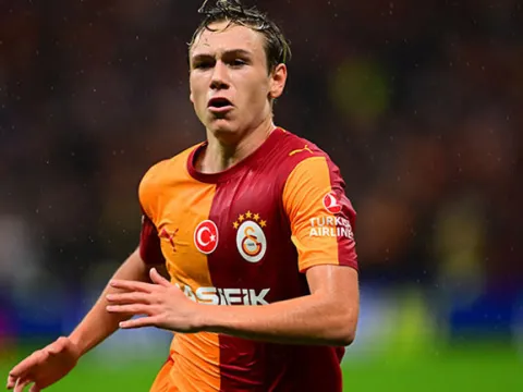Galatasaraylı Batrakov'u canlı izlediler! '50 milyon sterlin' - fotoğraf 4