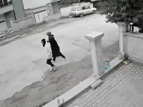 2 kadın hırsız yakalandı! Üzerlerinden çıkanlar şaşırttı - fotoğraf 3