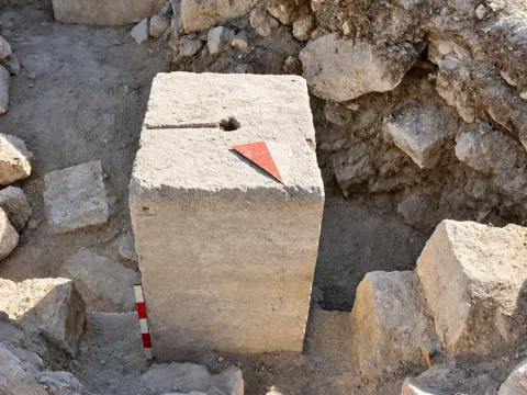 5 kemik, 56 farklı cevap: Burdur'daki 1800 yıllık gizemli taşın sırrı çözüldü - fotoğraf 1