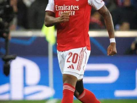Arsenal, 80'de üç puanı kaptı! - fotoğraf 2