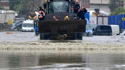 Yağmur korkusu İstanbul trafiğini rahatlattı