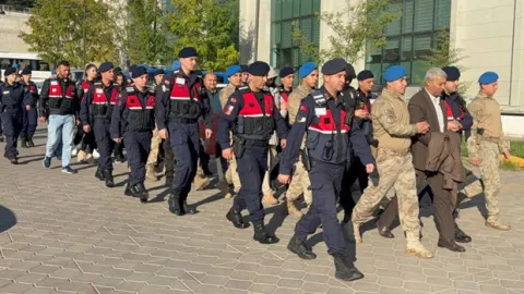 Yahşihan Belediyesi'ne yönelik operasyonda gözaltına alınan 9 kişi adliyede