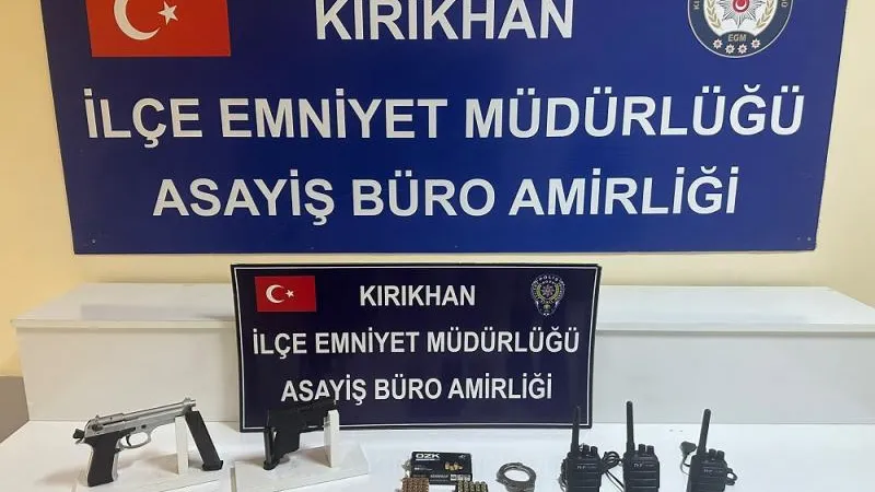 Yakalanan Kişilerin Üzerinde Üç Telsiz Ele Geçirildi