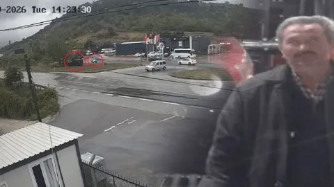 Yalova'da feci kaza! İkiye bölünen otomobilde can verdi