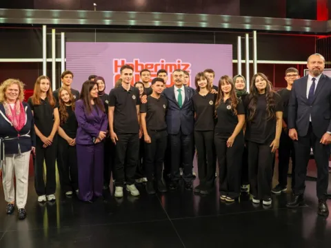 Bakan Tekin, Demirören Medya Lisesi'ni ziyaret etti | 'Bu projeyi çok önemsiyoruz' - fotoğraf 5