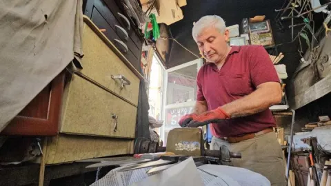 Yarım asırlık demirci, mesleğini devredecek çırak bulamıyor