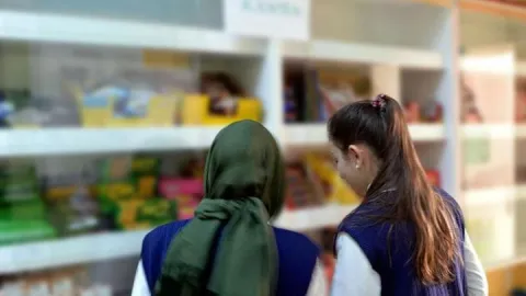 Yasaklanan yiyecekleri satmaya devam ediyorlar! Kantin işletmeleri kural dinlemiyor