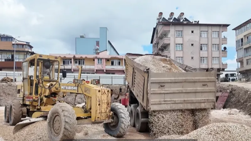 YAYLADAĞI KENT MEYDANINDA ÇALIŞMA