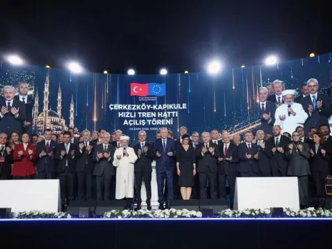 Türkiye’nin en yeni hızlı tren hattında seferler başladı - fotoğraf 4
