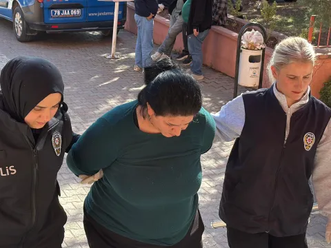 Karabük’te kıskançlık tartışması kanlı bitti: Erkek arkadaşını bıçakladı - fotoğraf 1