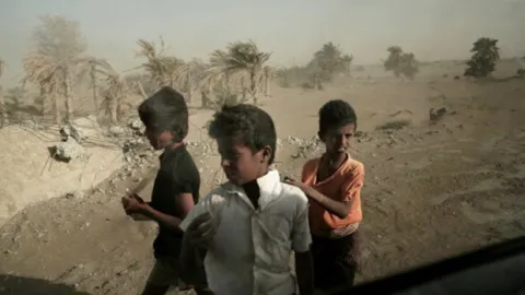 Yemen'de 200 binden fazla kişi evini kaybetti