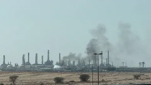 Yemen'de savaş şiddetlendi. Husilerden Suudi Arabistan'a Aramco tehdidi