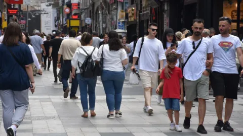 Yerli turistler yılın ikinci çeyreğinde 155 milyar lira seyahat harcaması yaptı