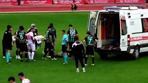 Yeşil sahalarda kordu dolu anlar! Son dakikalarda kalp krizi geçirdi