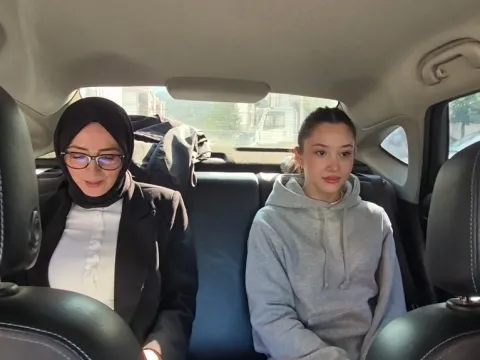 Anne-kız aynı okulda KPSS heyecanı yaşadı: “Ayrı sıralarda aynı sorular için ter dökeceğiz” - fotoğraf 2