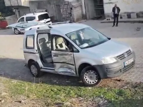 Hafif ticari araç ile çarpışan motosiklet sürücüsü öldü - fotoğraf 1