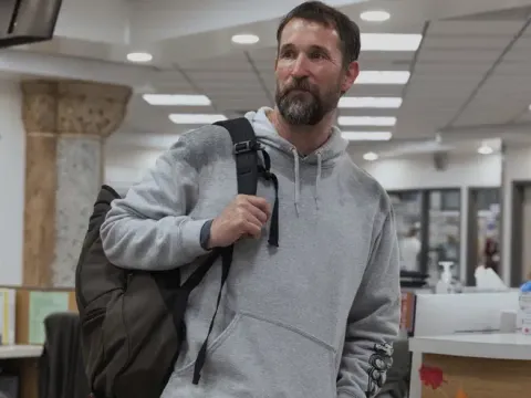 The Pitt yıldızı Noah Wyle, 2026'nın yaşayan en seksi erkeği seçildi - fotoğraf 1