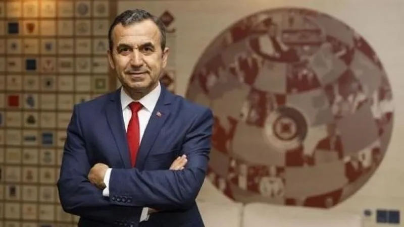 Yılın Atatürkçüsü Dr. Naim Babüroğlu